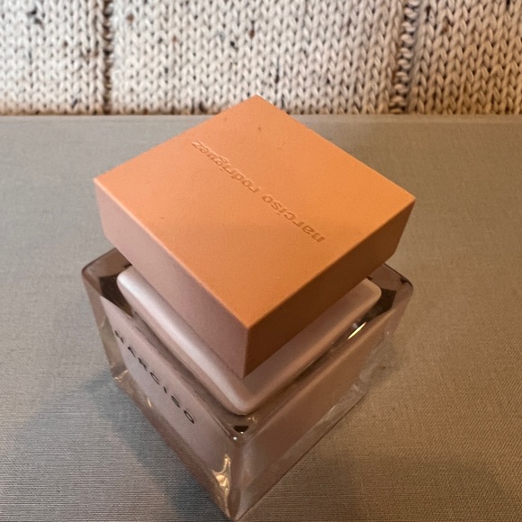 Narciso Rodriguez Poudree perfume - Picture 3 of 4